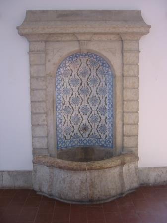 <b>Claustro</b>
