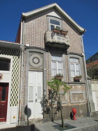 <b>Edif�cio na Rua do Conde Alt[...]</b>